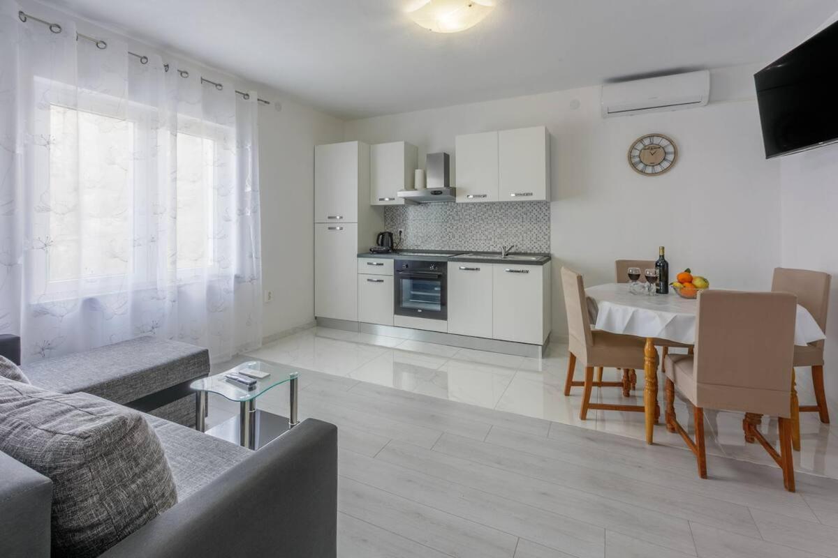 Apartments Roby 3M Sveti Juraj Eksteriør bilde